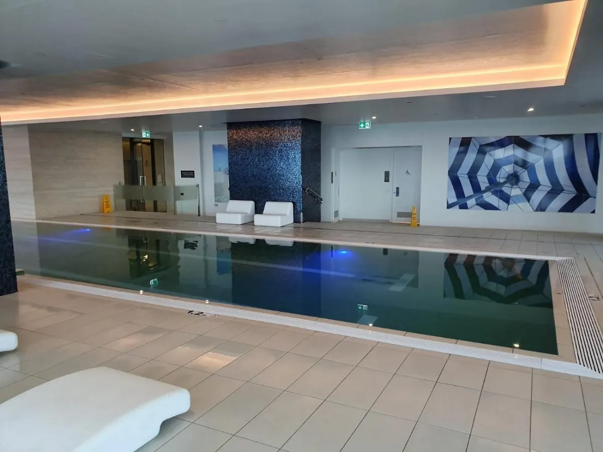 High-End Apartment In The Soul Of Surfers Paradise Gold Coast