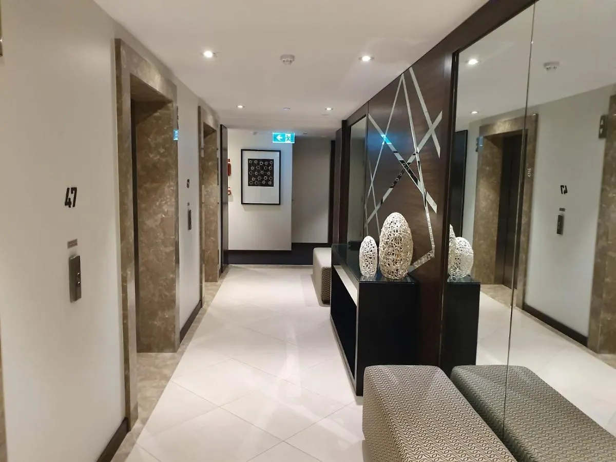 High-End Apartment In The Soul Of Surfers Paradise Gold Coast
