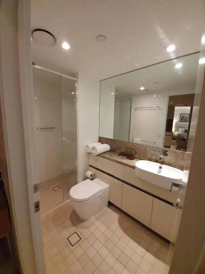 High-End Apartment In The Soul Of Surfers Paradise Gold Coast