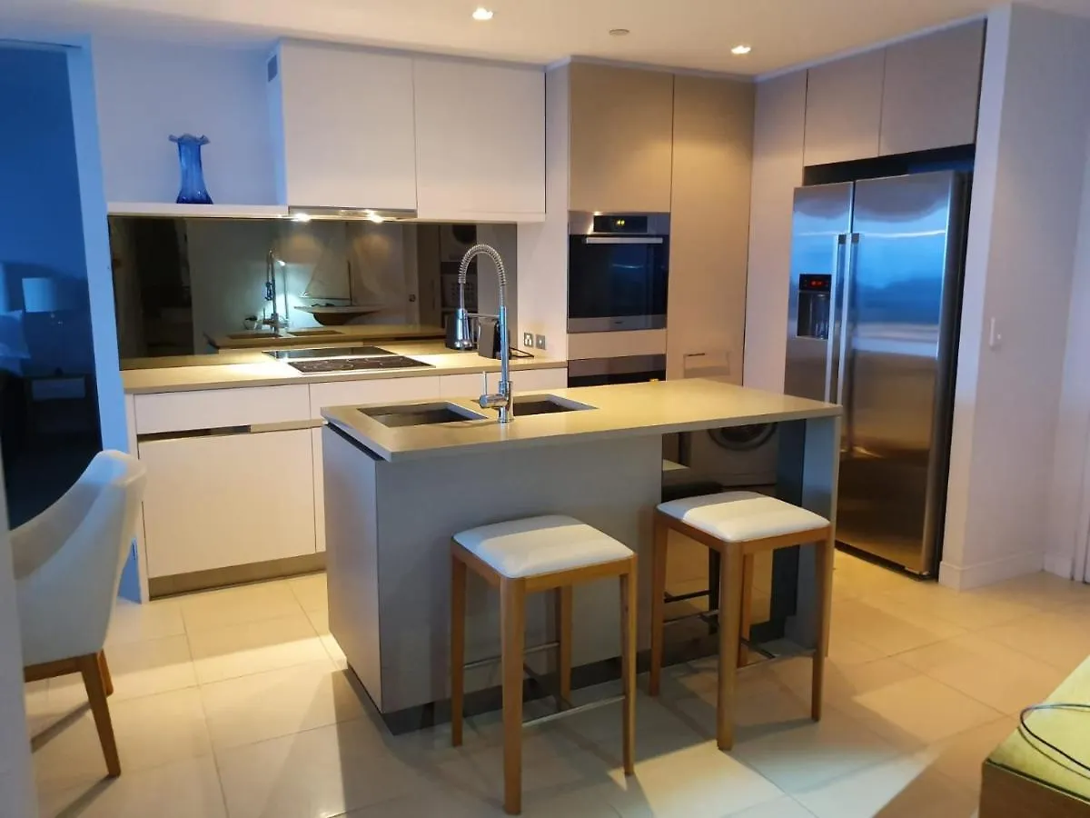 High-End Apartment In The Soul Of Surfers Paradise Gold Coast