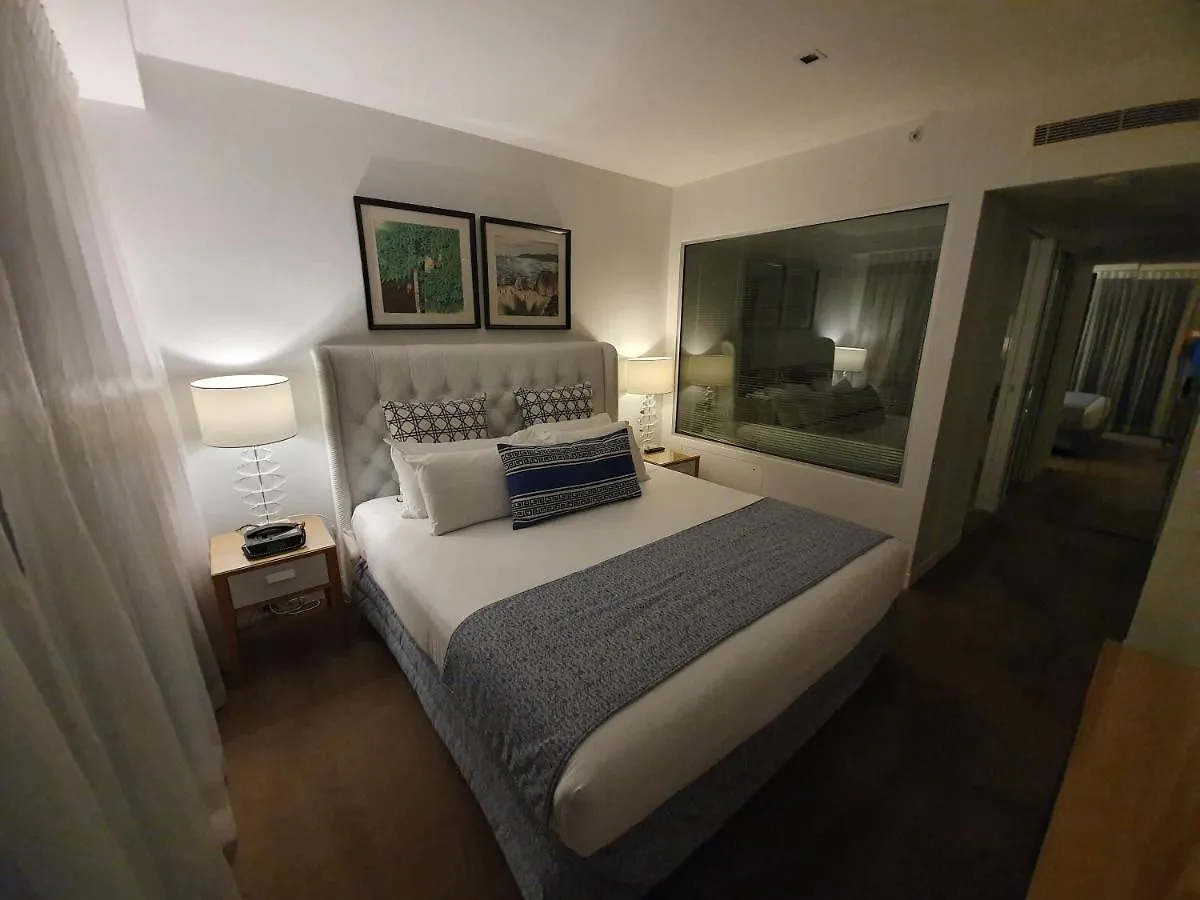 High-End Apartment In The Soul Of Surfers Paradise Gold Coast