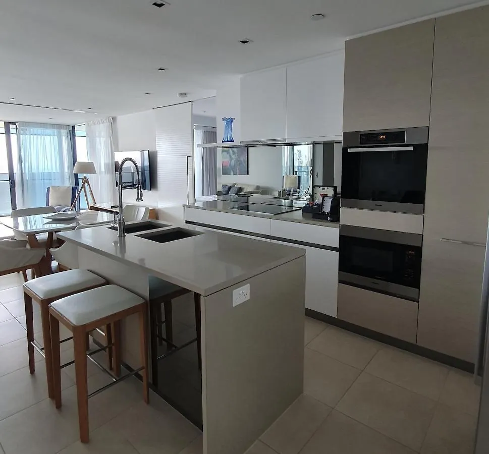 High-End Apartment In The Soul Of Surfers Paradise Gold Coast