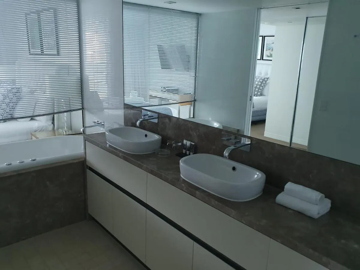 High-End Apartment In The Soul Of Surfers Paradise Gold Coast