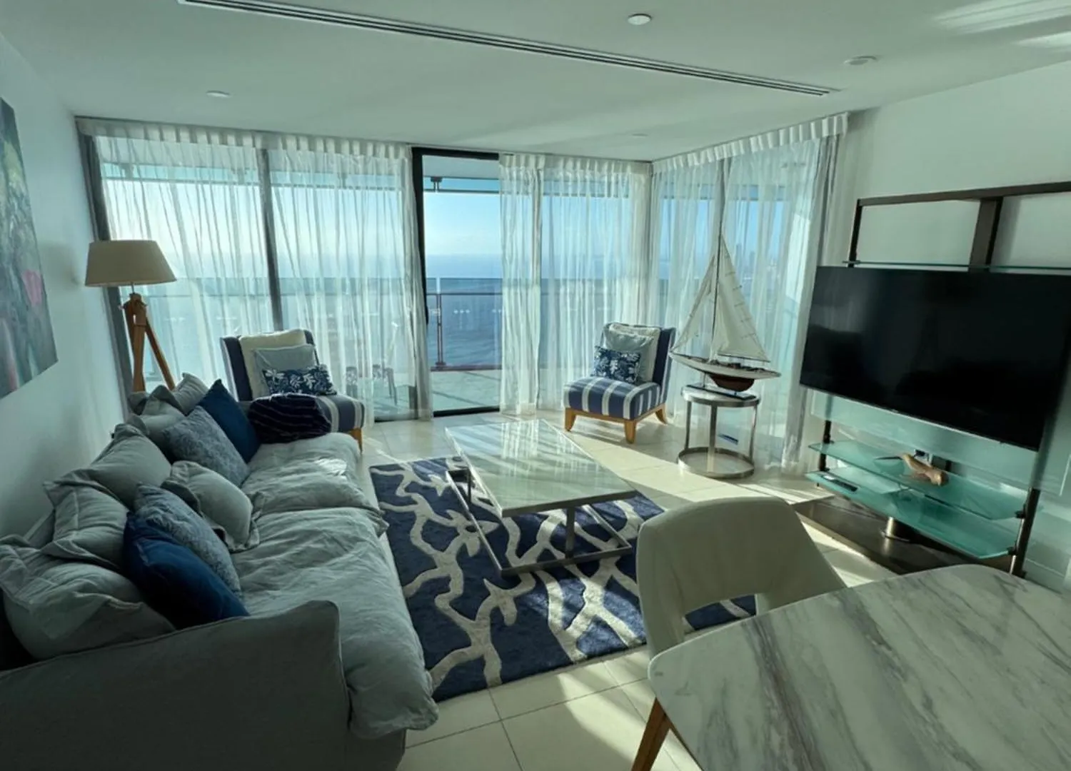 High-End Apartment In The Soul Of Surfers Paradise Gold Coast